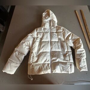 Men's Cream Puffer Down Jacket Medium NWOT